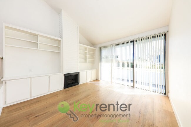 Building Photo - ELEVATED COASTAL LIVING IN PRESTIGIOUS NEWPORT CREST