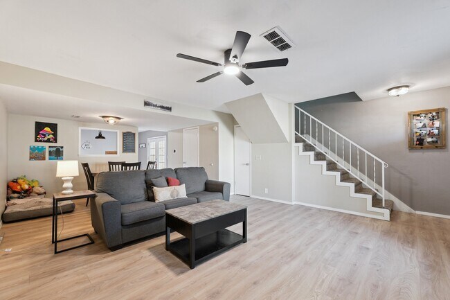 Foto del edificio - 9605 Hefner Village Blvd