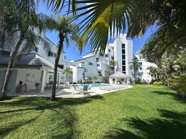 Building Photo - 50 Ocean Lane Dr