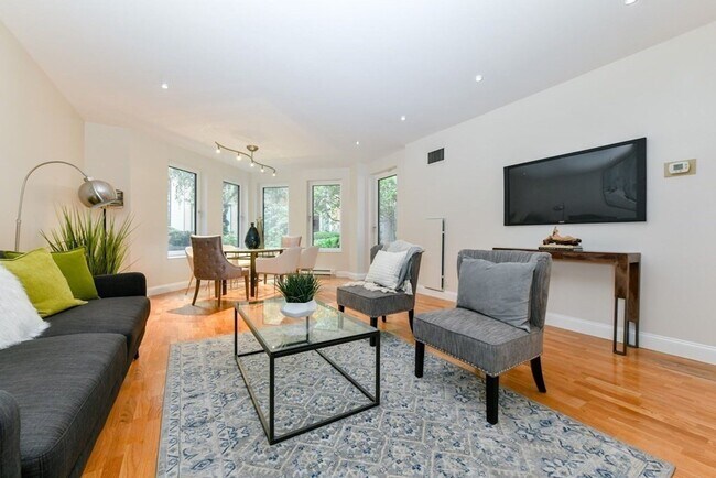 Foto del edificio - 492 Beacon St