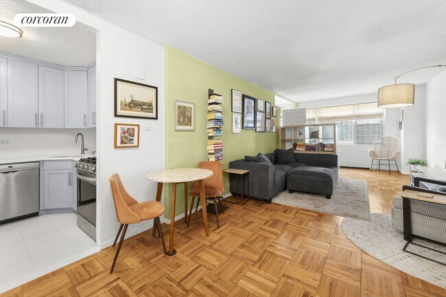 Foto del edificio - 300 E 40th St