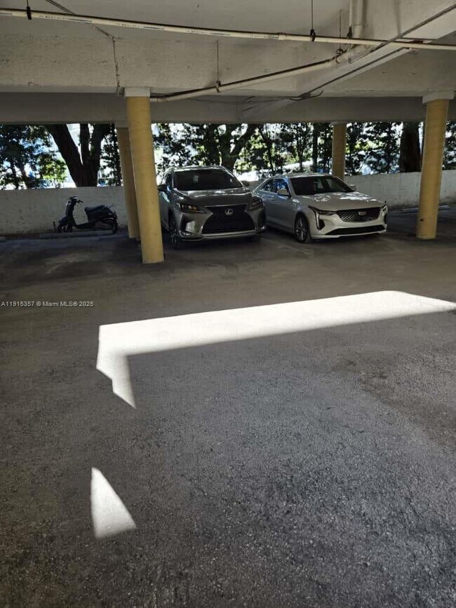 Foto del edificio - 1673 Bay Rd