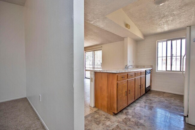 Building Photo - 7117 Banana Tree Ln