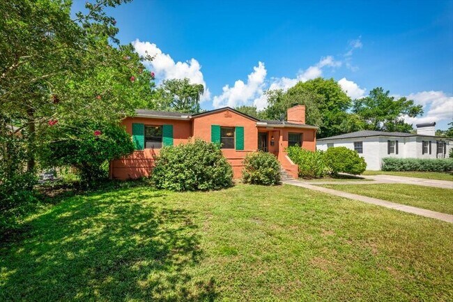 Foto del edificio - 4622 Redwood Ave