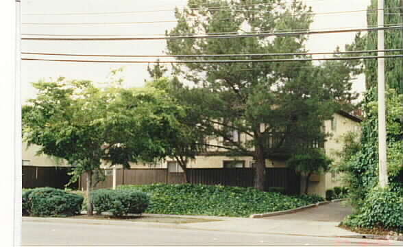 Primary Photo - 659 Homestead Rd