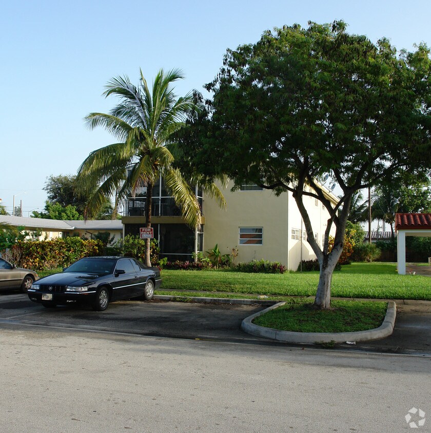 Foto del edificio - 2051 NE 170th St