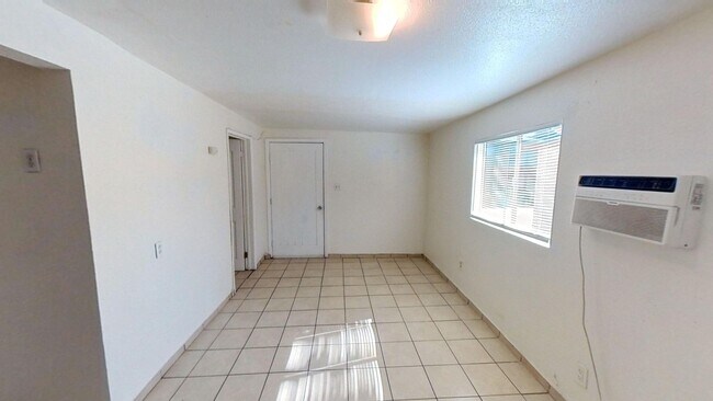 Foto del edificio - PRICE REDUCTION! 1 bed 1 bath in Redlands!