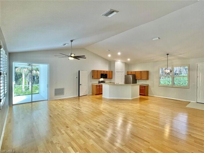 Foto del edificio - 6171 Lancewood Way
