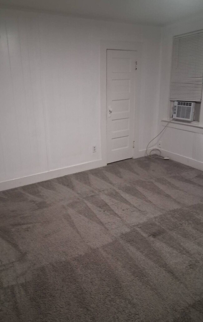 Foto del edificio - 65 1/2 E. Stevens St.-