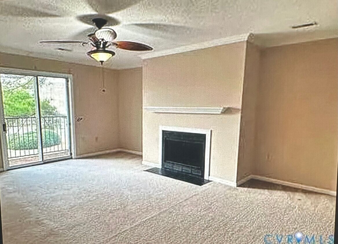 Living room - 103 Westover Ave (Norfolk, VA)