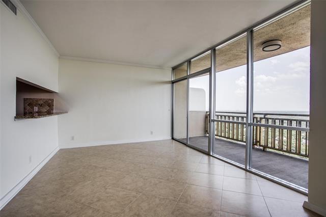 Foto del edificio - 6211 W Northwest Hwy