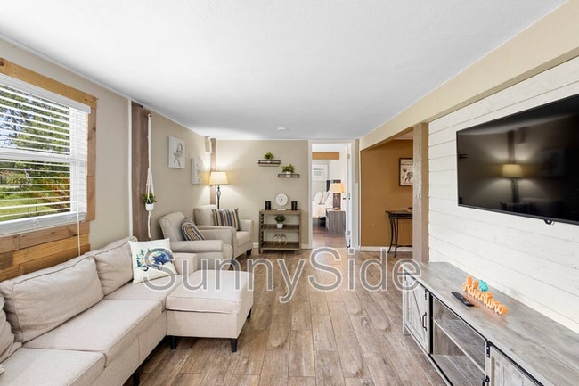 Building Photo - 3747 FL-33