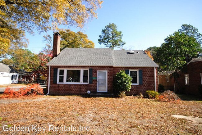 Building Photo - 4 br, 2 bath House - 300 S Andrews Ave