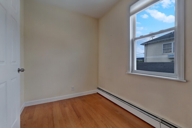 Foto del edificio - 6940 Gouverneur Ave