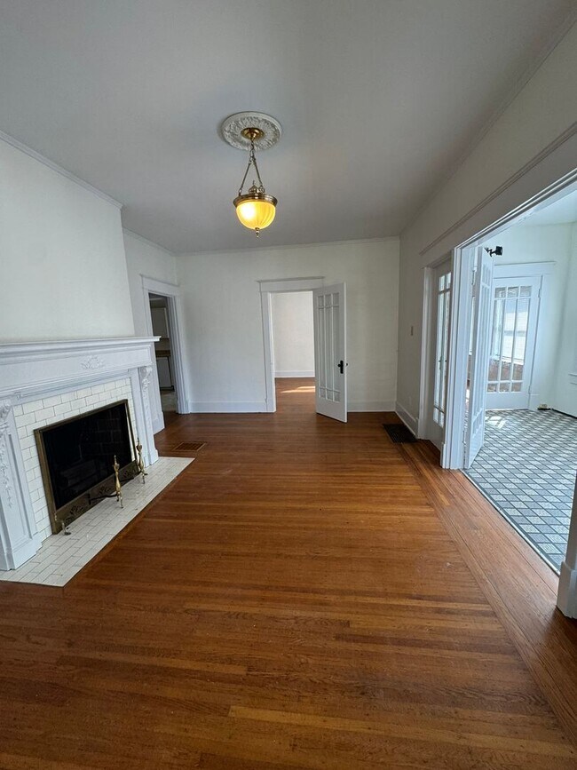 Foto del edificio - Wonderful 2 bed 2 bath in the heart of the...