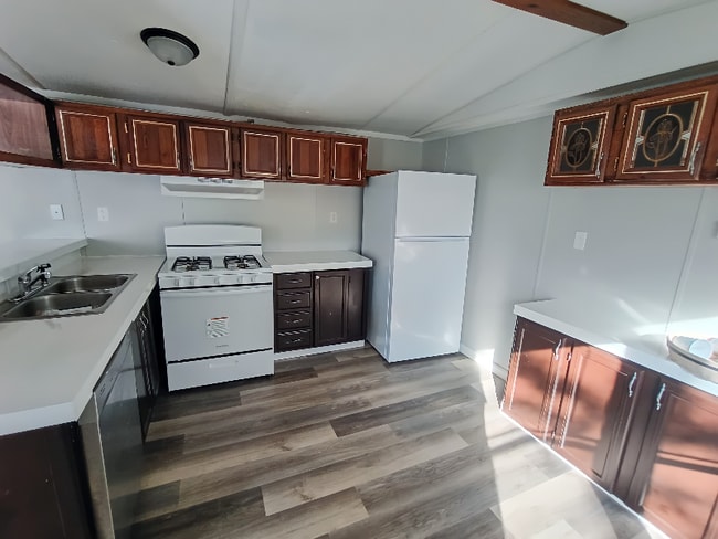 Building Photo - 29 Deerwood Park