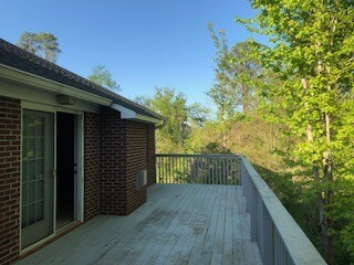 Building Photo - 560 Brookshire Way