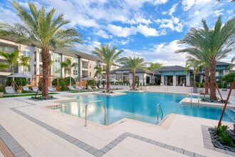 Building Photo - Ezelle