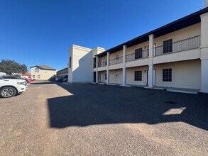 Building Photo - 710 Alta Vista Dr