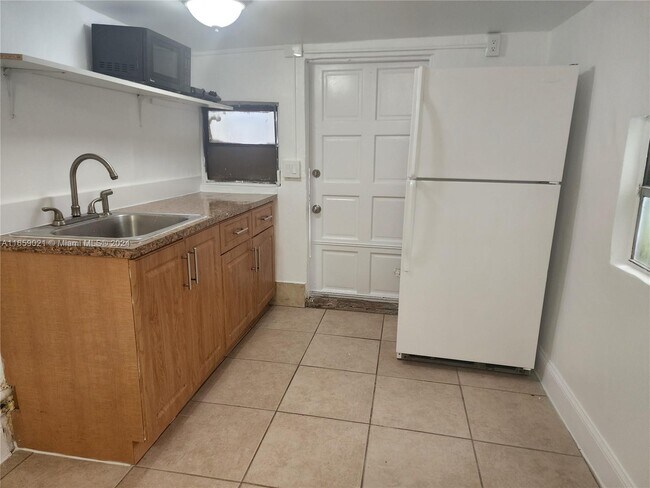 Foto del edificio - 1051 SW 6th St