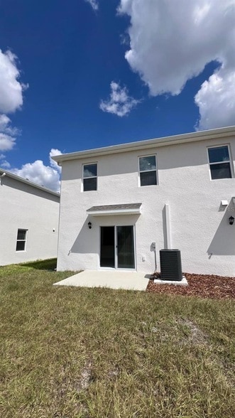 Foto del edificio - 1658 Rock Elm Rd