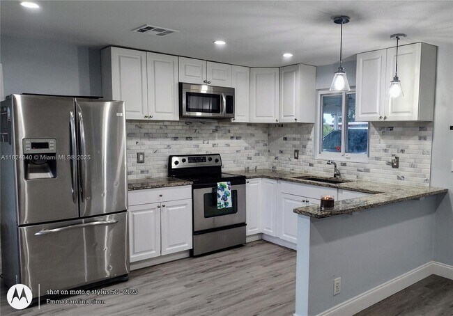Building Photo - 1611 Avenue H W