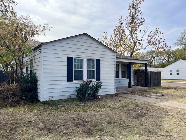 Building Photo - A Great Place to Call Home!