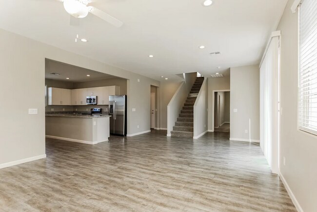 Foto del edificio - 5022 N 189th Glen