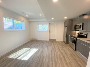 Building Photo - 9905 151 St NW