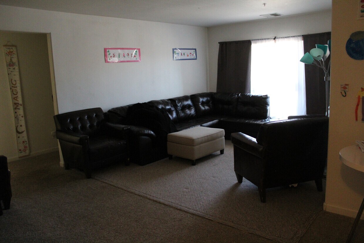 Foto del edificio - 794 Castle Valley Blvd