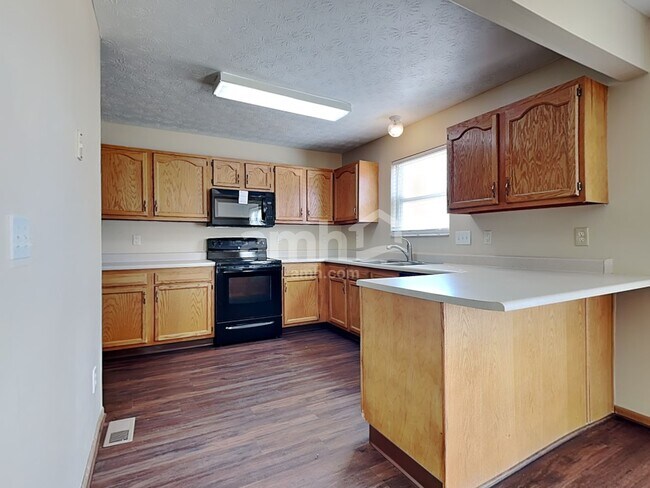Foto del edificio - 962 Kemper Meadow Dr