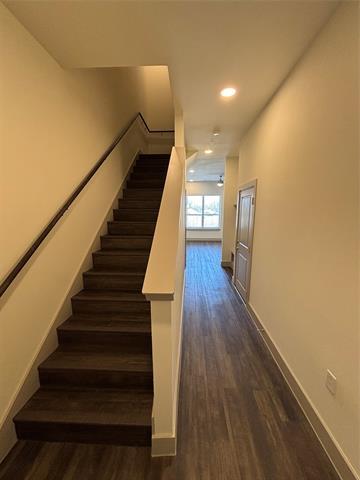 Building Photo - 2036 Oak Grove Ln