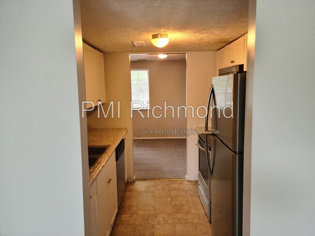 Foto del edificio - 9623 Greenmeadow Cir