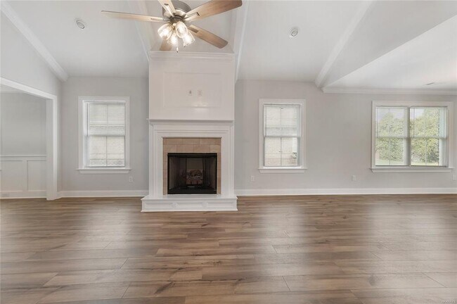 Building Photo - 994 Pearl Dr