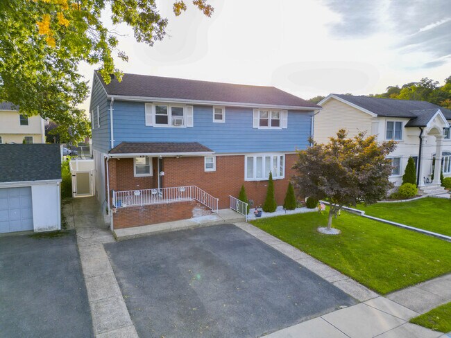 Building Photo - 153 Gordon Ave