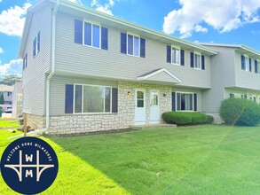 Building Photo - W163N11528 Windsor Ct