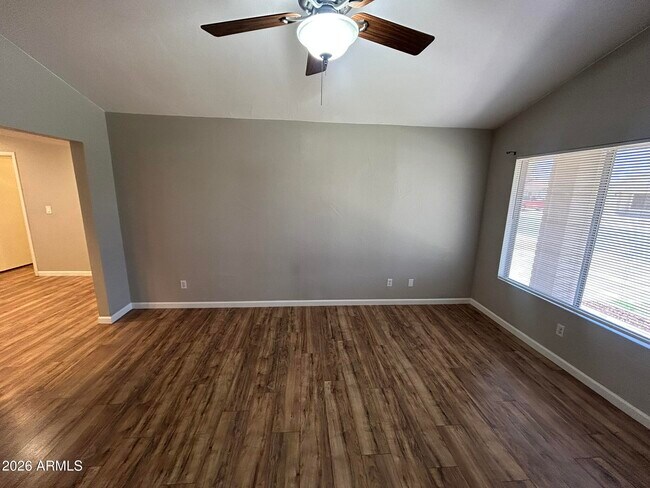 Foto del edificio - 2207 W Monroe St