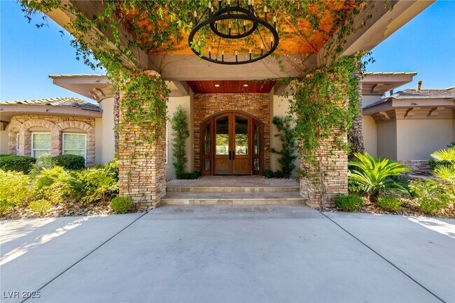 Foto del edificio - 9813 Moon Valley Pl