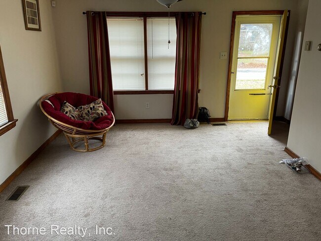 Building Photo - 3 br, 1.5 bath House - 416 Nash Street