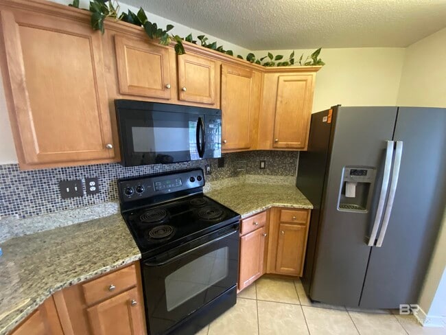 Building Photo - 7960 Eagle Creek Dr