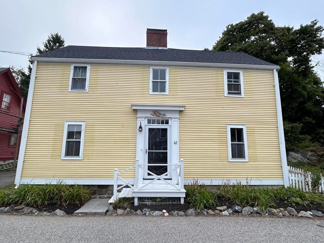 Primary Photo - 42 Piscataqua St