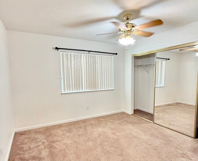 Foto del edificio - 174 McGinnis Ave