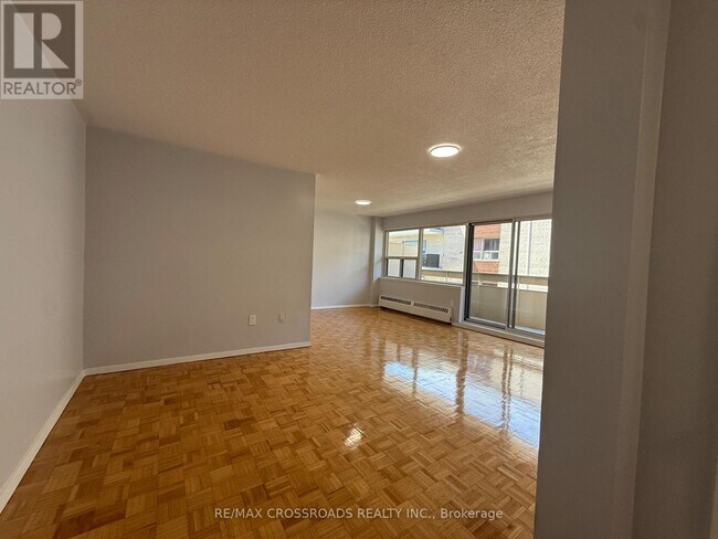 Building Photo - 1191 Ellesmere Rd