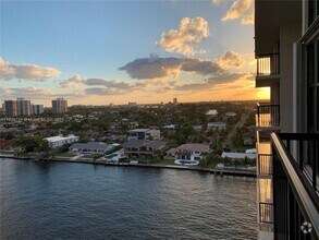 Building Photo - 2017 S Ocean Dr