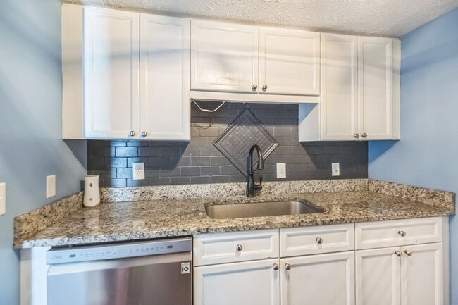 Photo - Charming 2BR Condo in Nashville