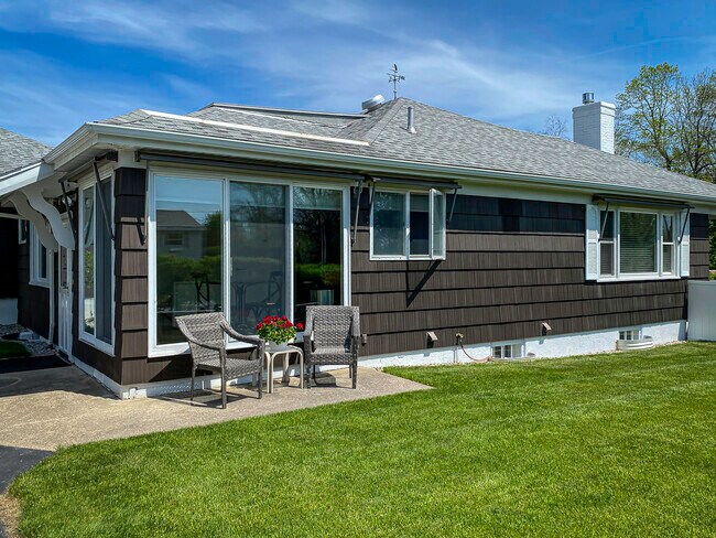 Foto del edificio - 40 Leonard Ave