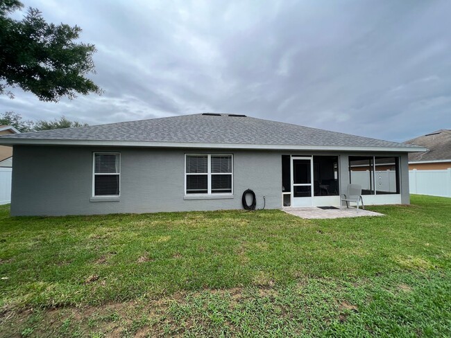 Building Photo - Fantastic 3 bedroom 2 bath home, great nei...