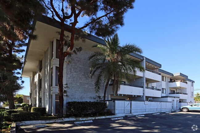 Building Photo - 870 Diamond St