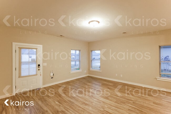 Foto del edificio - 611 White Oak Cir