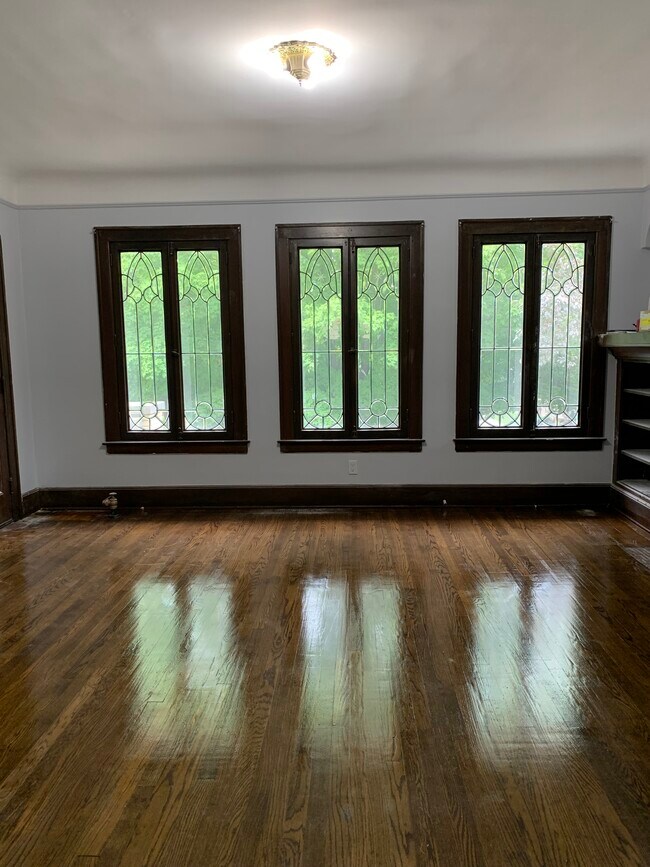 Living Room_Windows - 645 Neff Rd